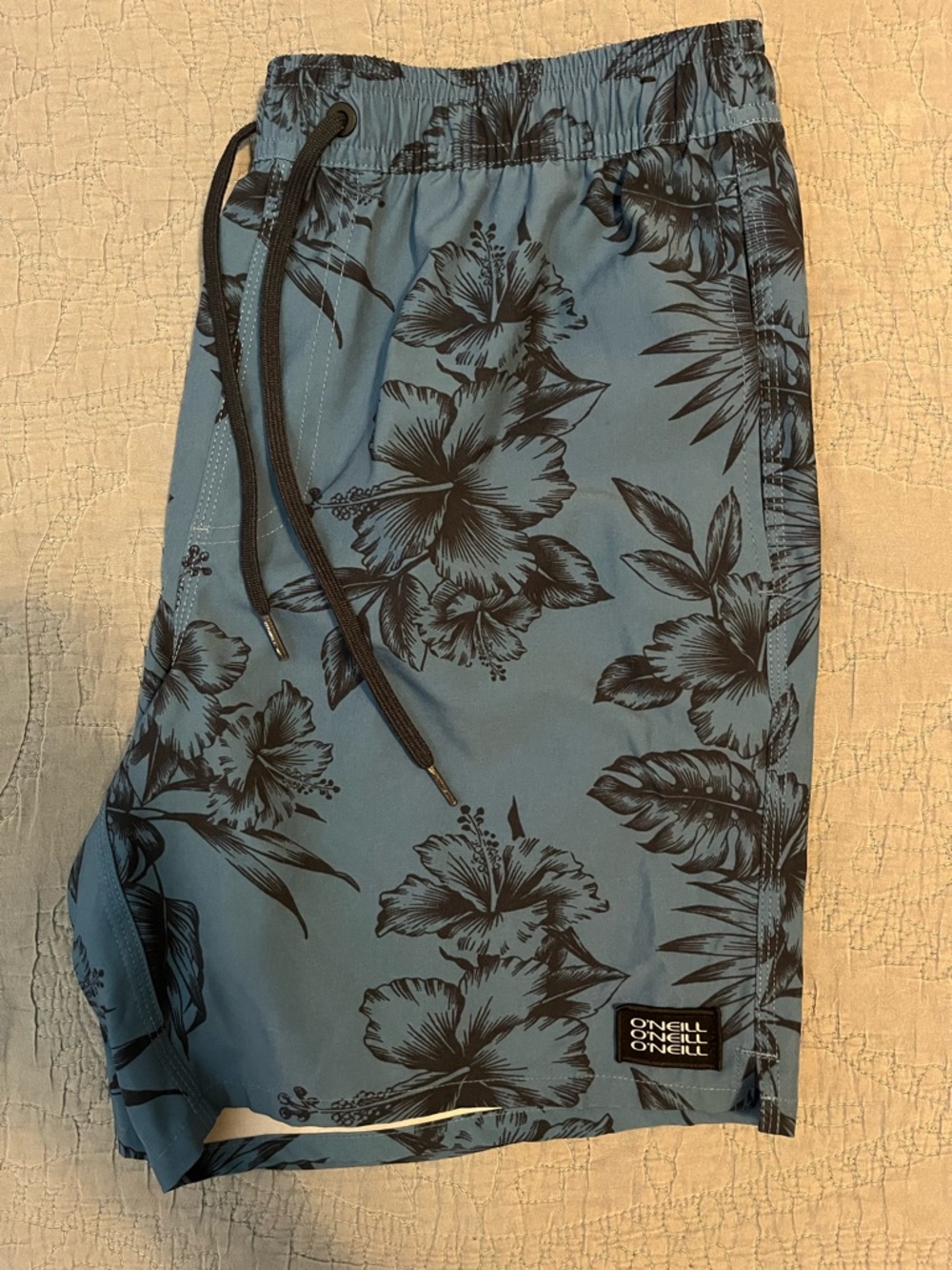 O'Neill Men's Blue Floral Board Shorts